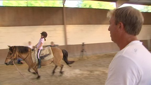 Orne: Les écoliers de Moulins-la-Marche ont “poney” en cours de sport